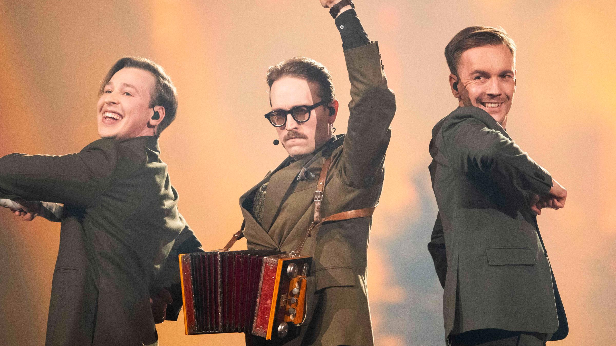 Eurovision Song Contest: die schwedische Band KAJ performt am 12.05.2025 in Basel, Schweiz.