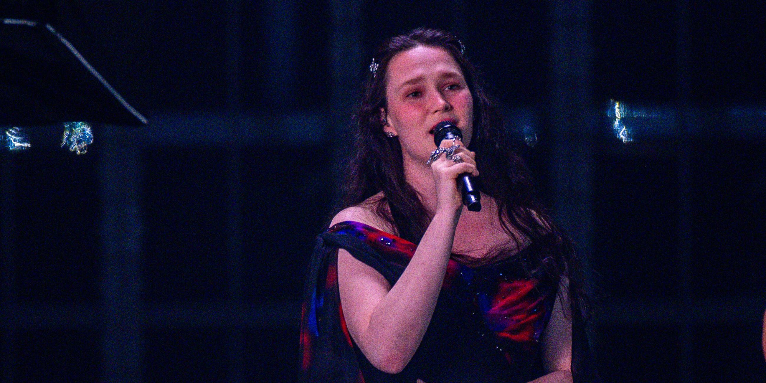 Eurovision Song Contest: die Sängerin Zoë Më performt am 15.05.2025 in Basel, Schweiz.