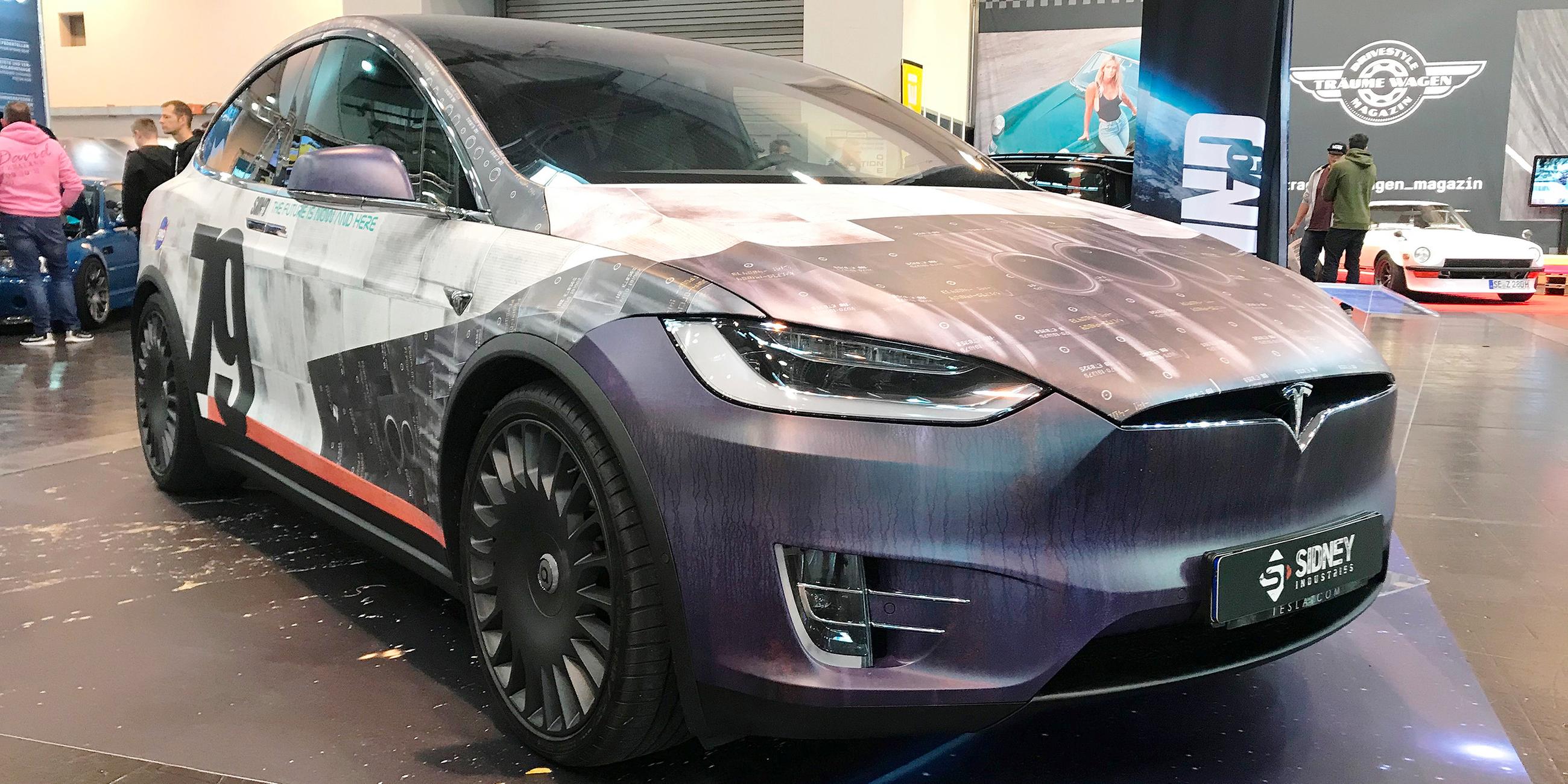 ... mal einem Tesla Model X ...