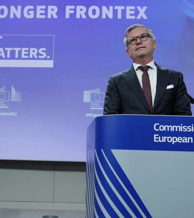 EU-Vizepräsidentin Henna Virkkunen (l.) und Magnus Brunner, Kommissar für Inneres und Migration der Europäischen Union, bei einer Pressekonferenz zur Stärkung der inneren Sicherheit.