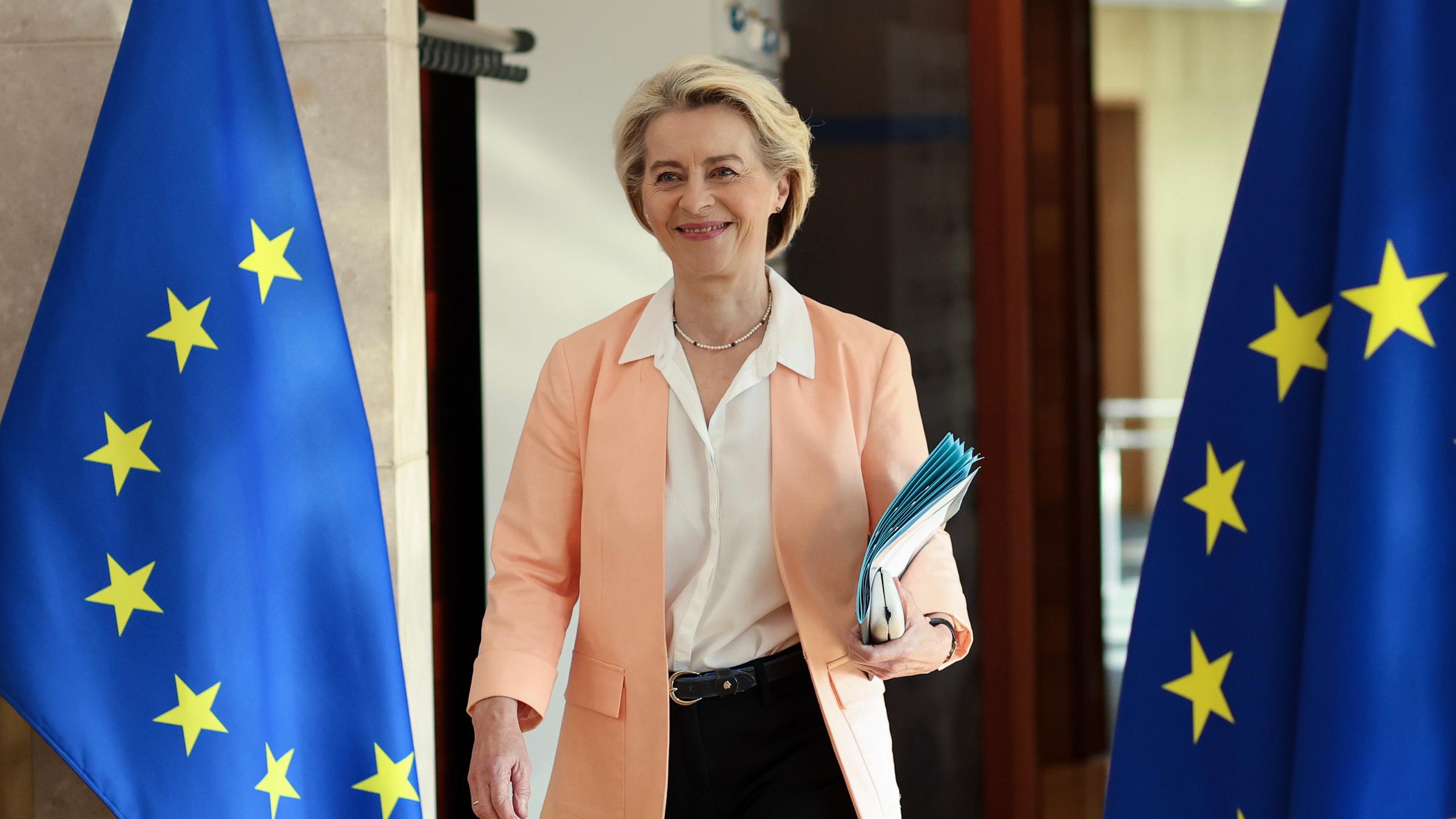 In Brüssel sollen beim ersten EU-Gipfel nach der Europawahl die Spitzenposten neu besetzt werden. Die Wiederwahl von Kommissionpräsidentin von der Leyen gilt als nahezu sicher.