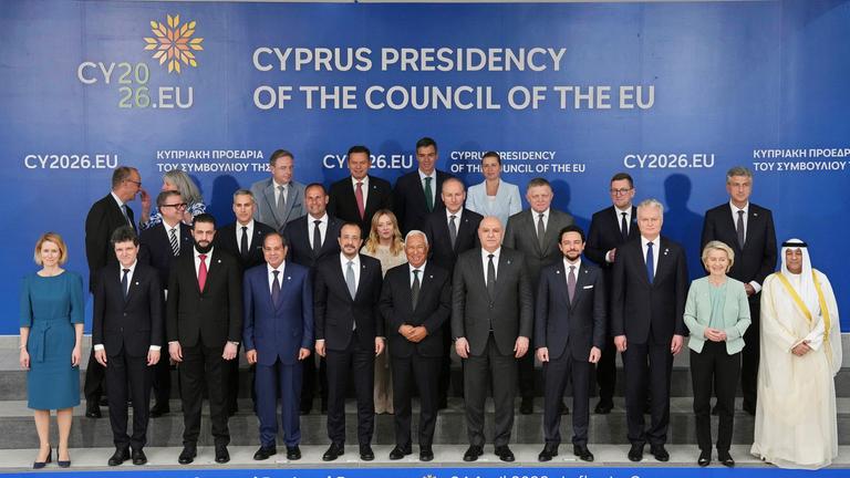 Gruppenfoto der Teilnehmer des EU-Gipfels auf Zypern.