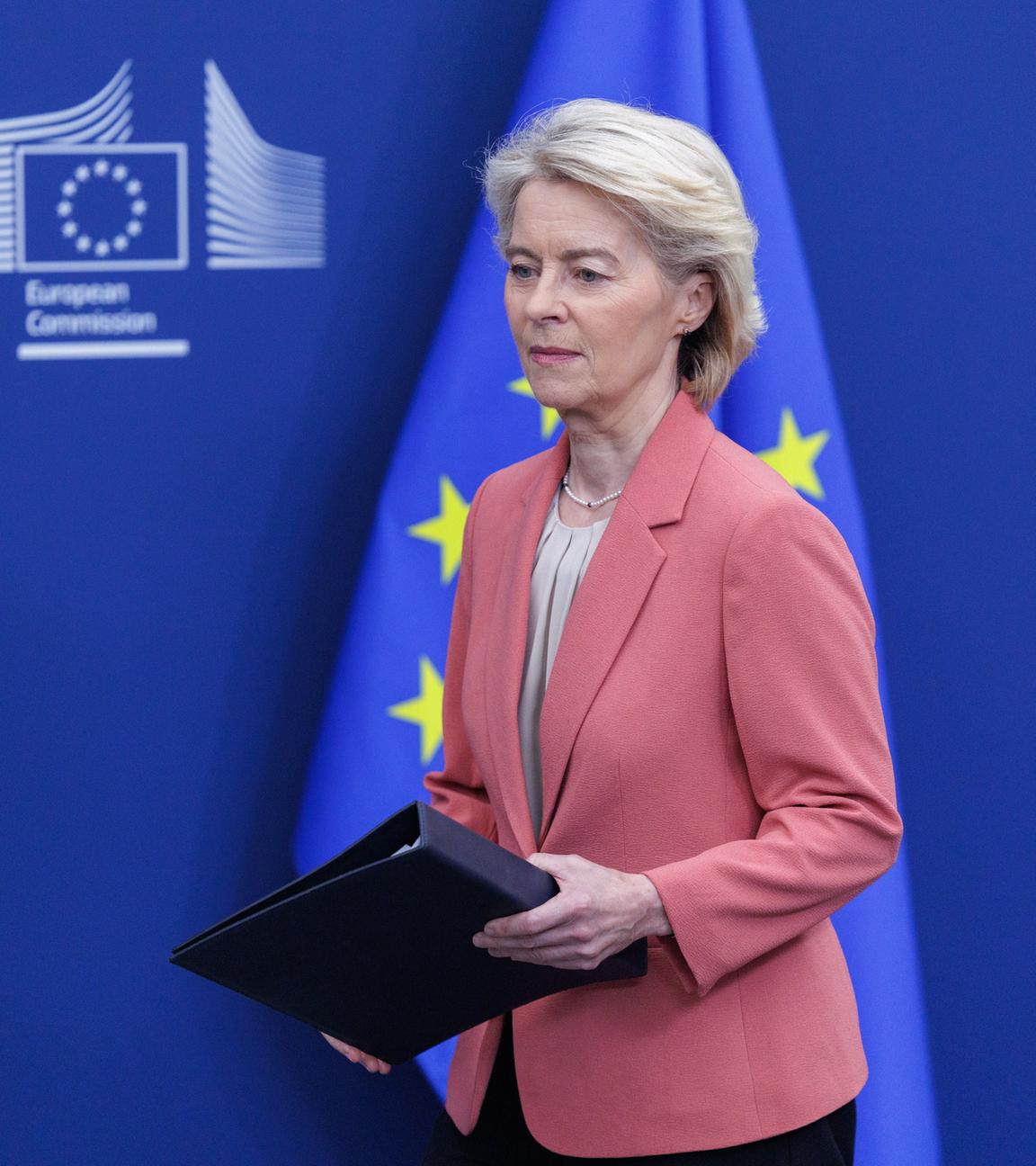 Ursula von der Leyen informiert in der Europäische Kommission in Brüssel über das Mercosur-Freihandelsabkommen.
