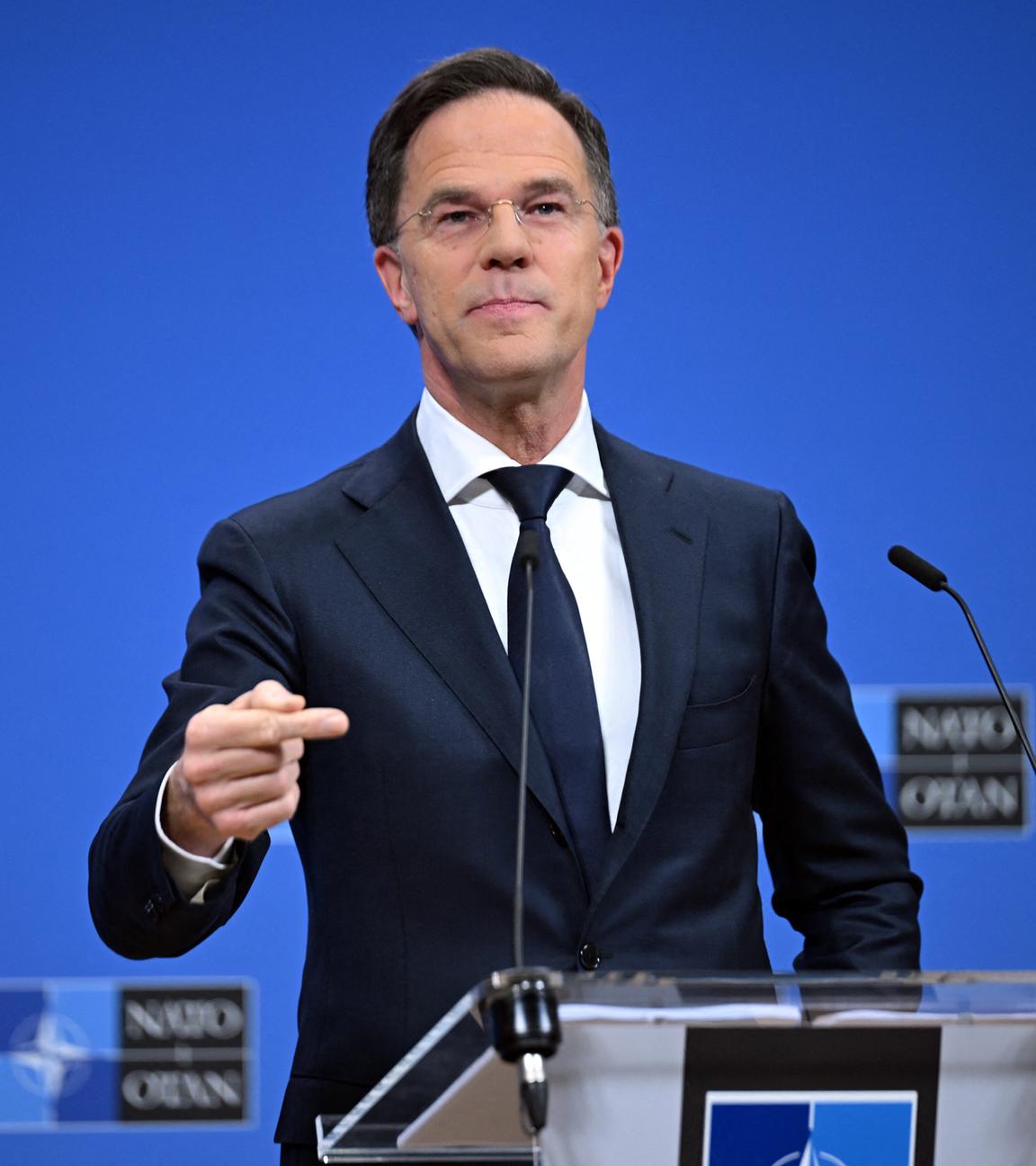 NATO-Generalsekretär Mark Rutte hält vor dem Treffen der NATO-Verteidigungsminister im NATO-Hauptquartier in Brüssel eine Pressekonferenz ab.