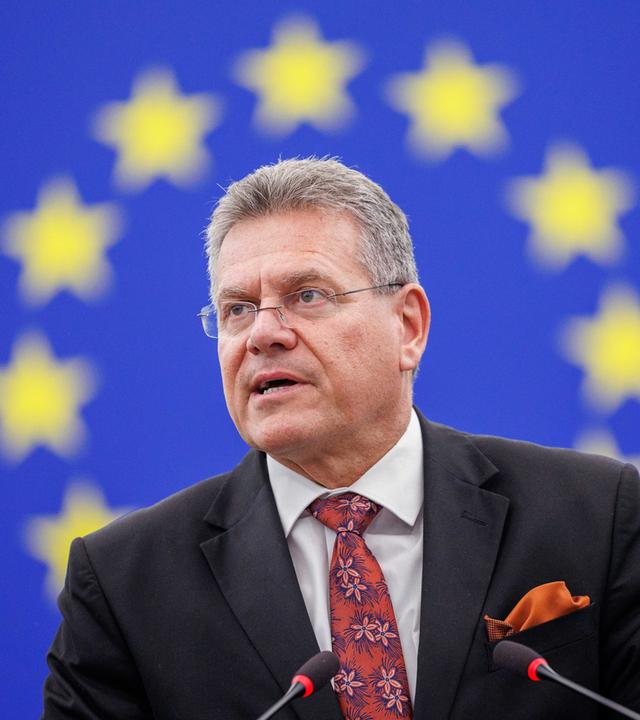 EU-Kommissar für Handel und wirtschaftliche Sicherheit, Maros Sefcovic, hält eine Rede.