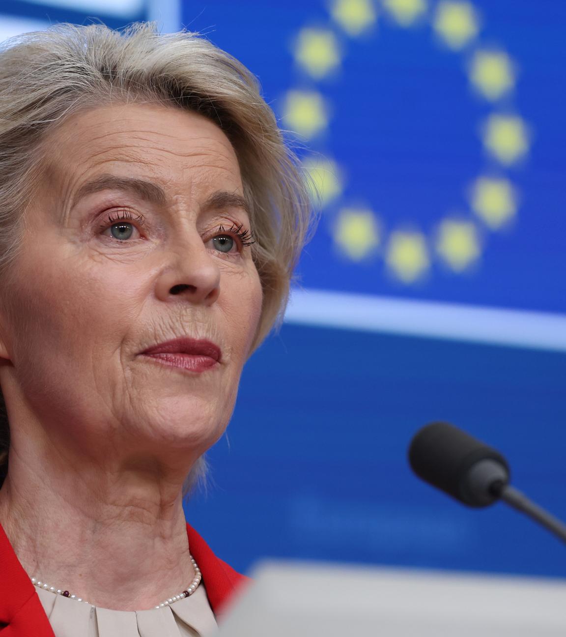 Die Präsidentin der Europäischen Kommission, Ursula von der Leyen, spricht bei einer Medienkonferenz zum Abschluss eines EU-Gipfels. 