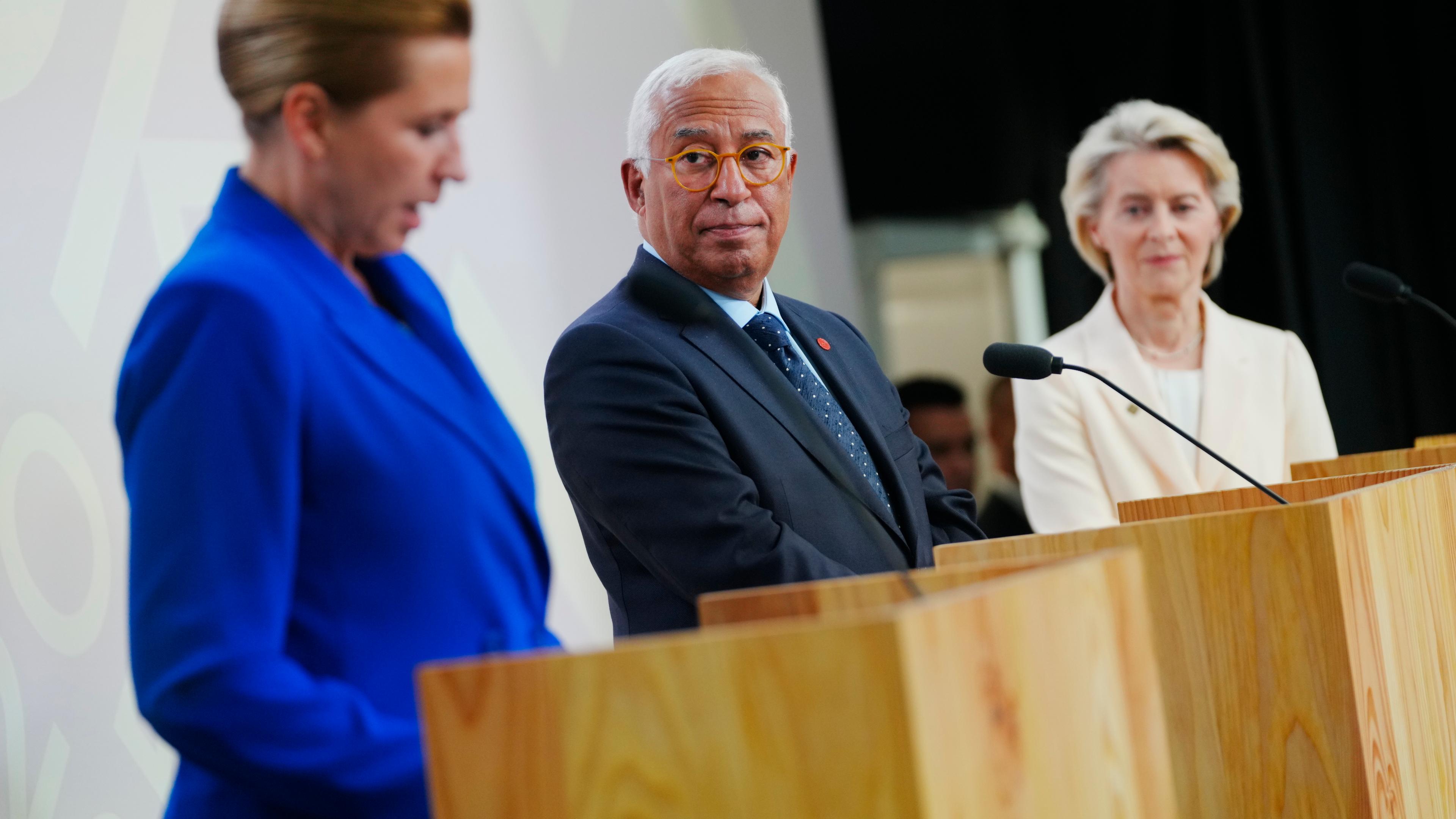 Die dänische Premierministerin Mette Frederiksen, EU-Kommissionschefin Ursula von der Leyen und Antonio Costa