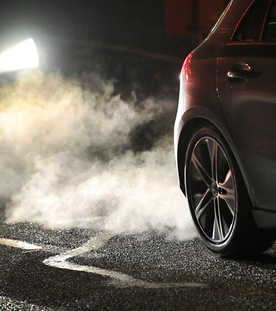 Autoabgase eines Verbrenners