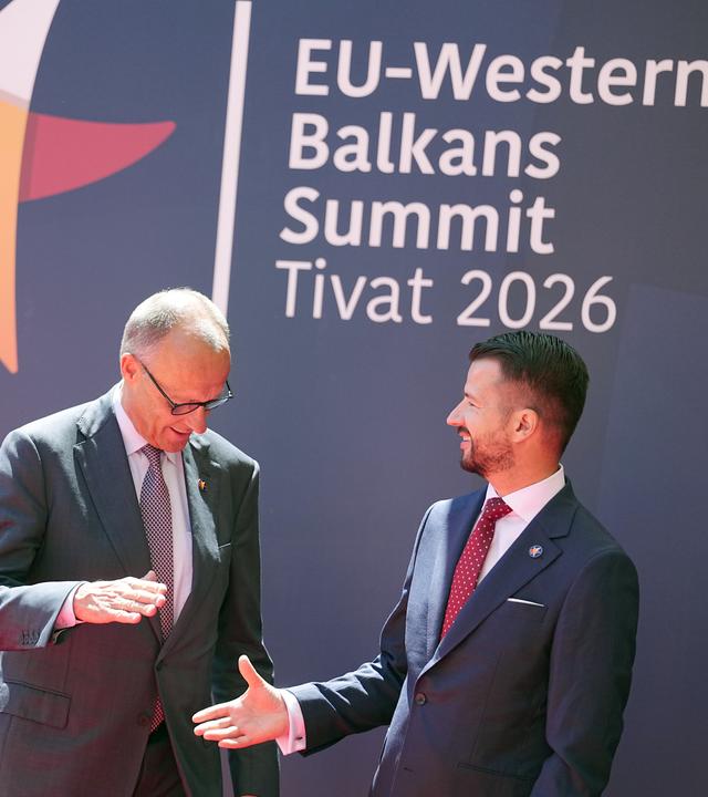 Bundeskanzler Friedrich Merz wird beim EU-Westbalkan-Gipfel von Jakov Milatovic, Präsident von Montenegro, empfangen.