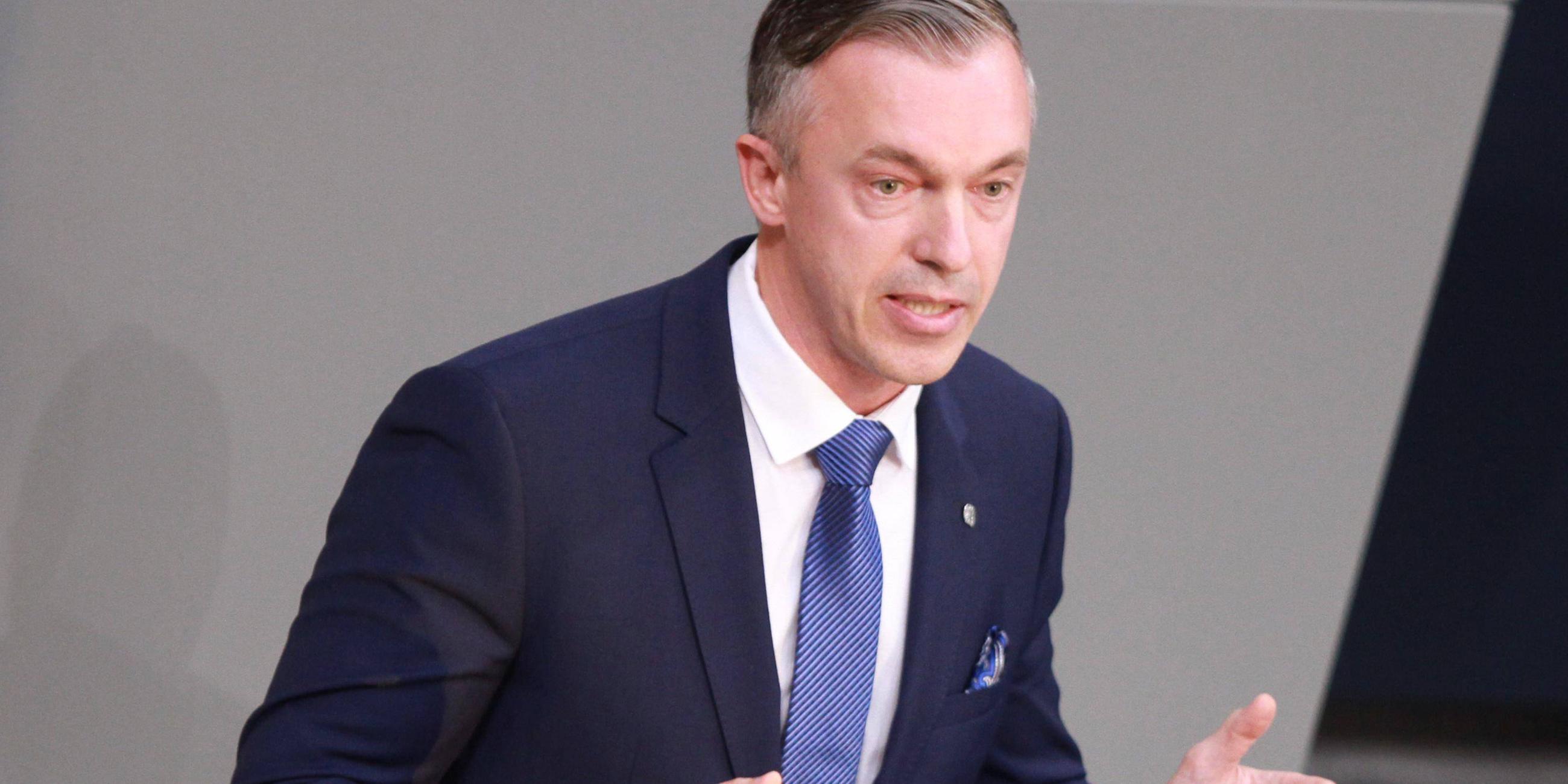 Archiv: Eugen Schmidt, AfD, hält eine Rede im Bundestag am 28.09.2023