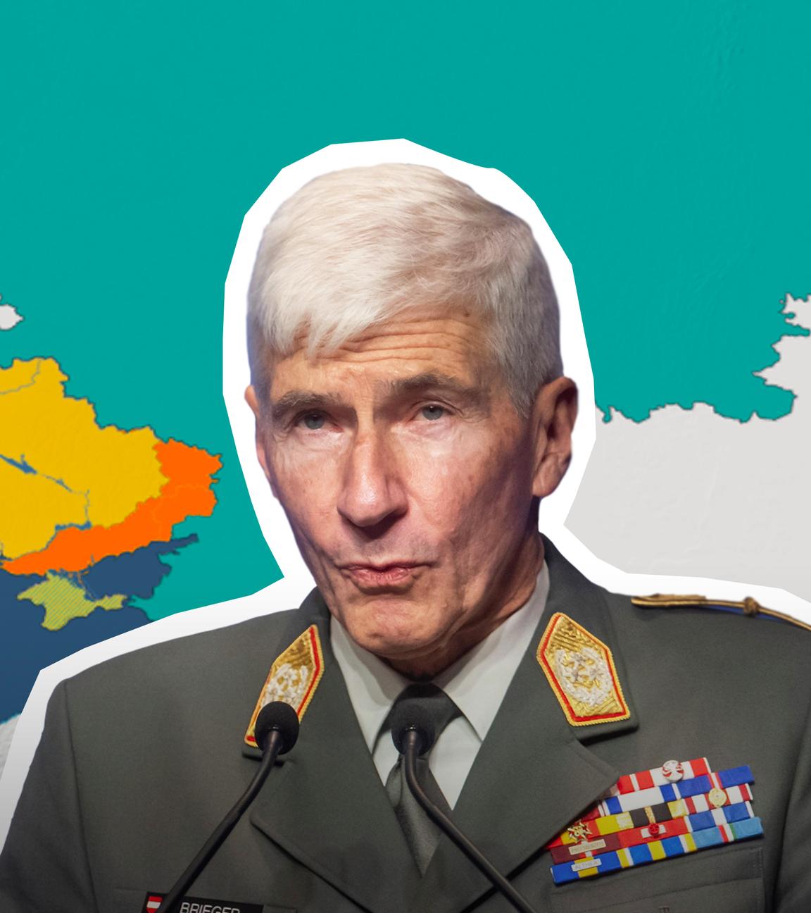 Oberster EU-General Brieger steht vor einer Karte, die vor allem die Ukraine und Russland zeigt. 