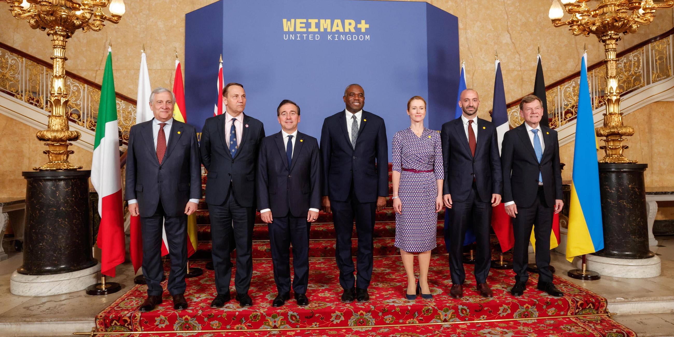 (Von links nach rechts: Der italiensche Außenminister Antonio Tajani, polnischer Außenminister Radoslaw Sikorski, spanischer Außenminister Jose Manuel Albares, britischer David Lammy, die Vize-Präsidentin der Europäischen Kommission Kaja Kallas, der französische Delegegierte für Europa Benjamin Haddad und der deutsche Außenminister Johann Wadepuhl posieren für ein Foto während des Weimar+ Meetings über die Ukraine in London.
