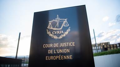 Das Schild des Europäischen Gerichtshofs mit der Aufschrift "Cour de justice de l'Union européenne" am 15.06.2019 in Luxemburg.