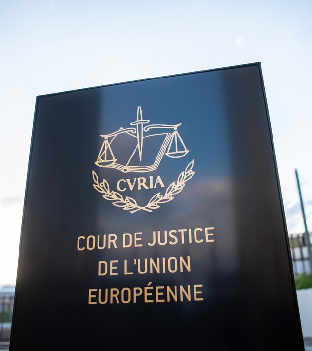 Das Schild des Europäischen Gerichtshofs mit der Aufschrift "Cour de justice de l'Union européenne" am 15.06.2019 in Luxemburg.