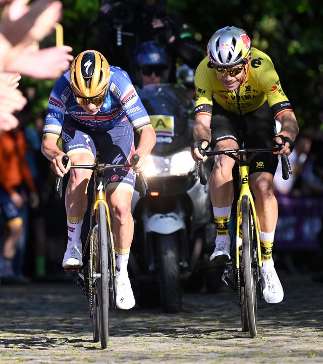 Remco Evenepoel und Wout van Aert kämpfen bei der Evenepoel und Van Aert um den Sieg.