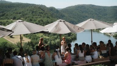 Event der Winzerschwestern Knodt an der Moselschleife