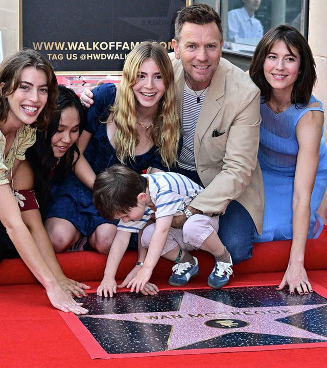 Ewan McGregor mit Stern und Familie