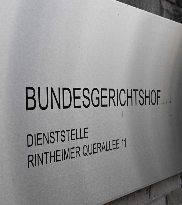Ein Schild des Bundesgerichtshofs in Karlsruhe.