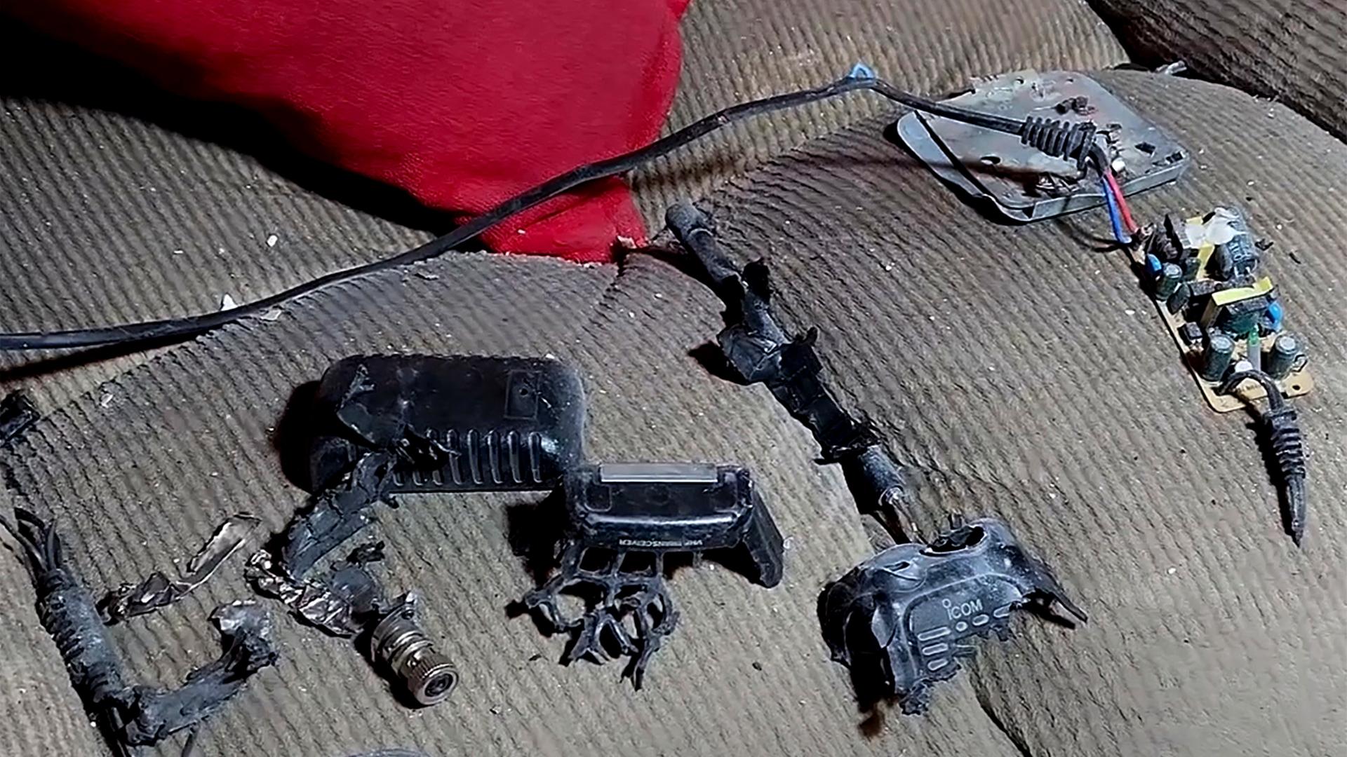 Ein Funkgerät, das in einem Haus in Baalbek im Ostlibanon explodiert ist.