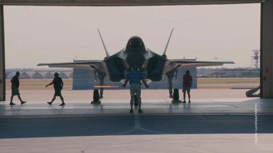 Es ist der erste von insgesamt 35 F35, welche die Bundesregierung von den USA gekauft hat.