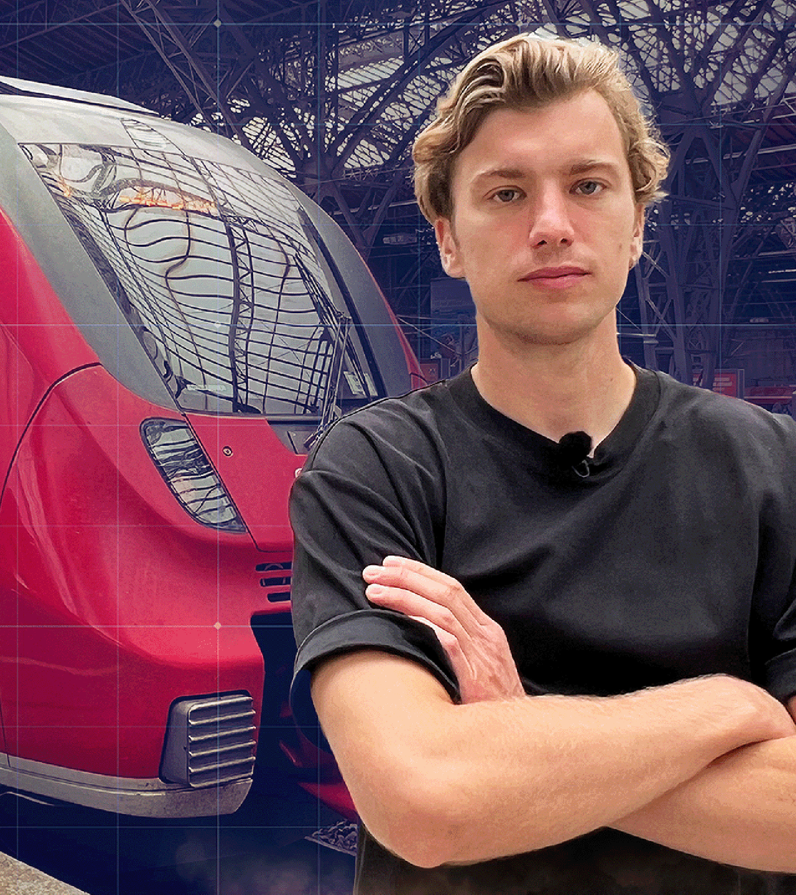 Fabian Herriger im Bahnhof vor Fernverkehrszug stehend