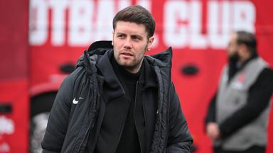 Brightons Trainer Fabian Hürzeler beim Spiel gegen Nottingham.