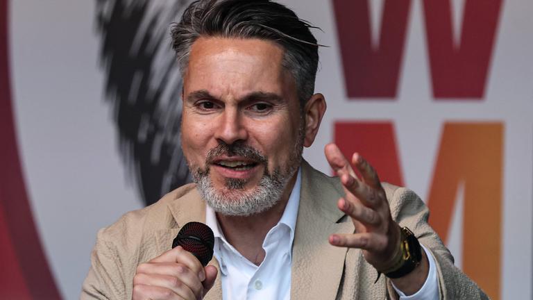 Co-Bundesvorsitzender des Bündnis Sahra Wagenknecht (BSW), Fabio De Masi, bei einer BSW-Kundgebung am 13.06.2026 in Magdeburg.