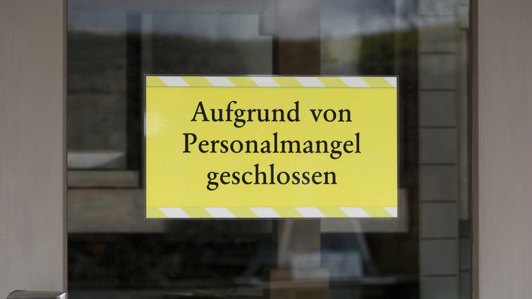 Arbeitgeber und Bewerber haben jeweils zunehmend höhere Ansprüche - die erfolgreiche Suche nach Mitarbeitern wird immer schwieriger.