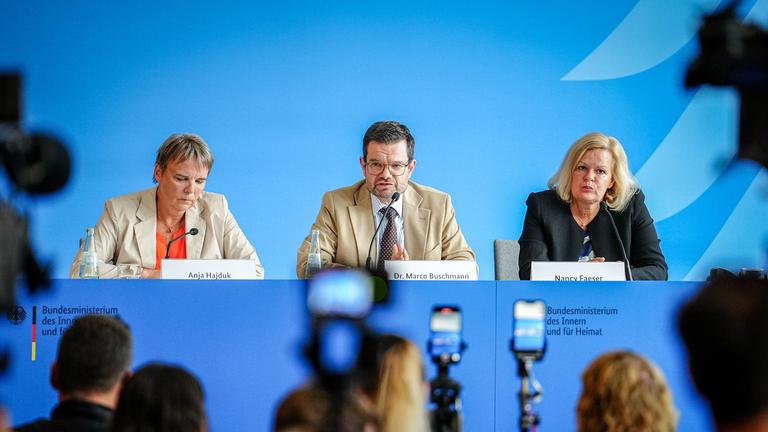 Nancy Faese,  Marco Buschmann und Anja Hajduk (v.l.n.r.)