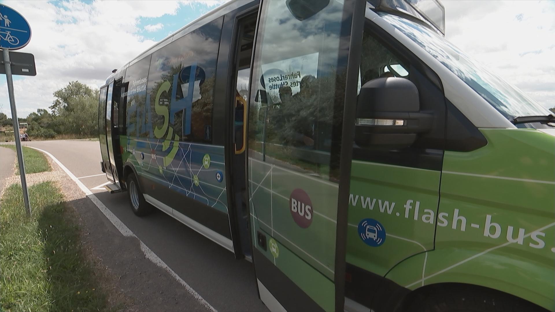 Fahrerloser Bus