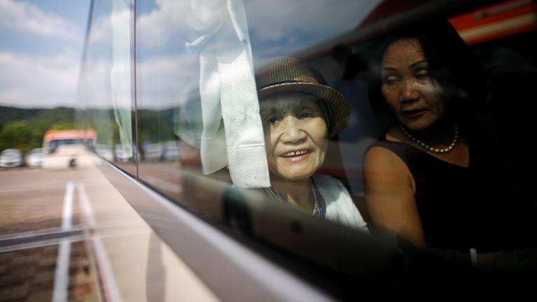 Zwei Frauen in einem Bus; 20.08.2018