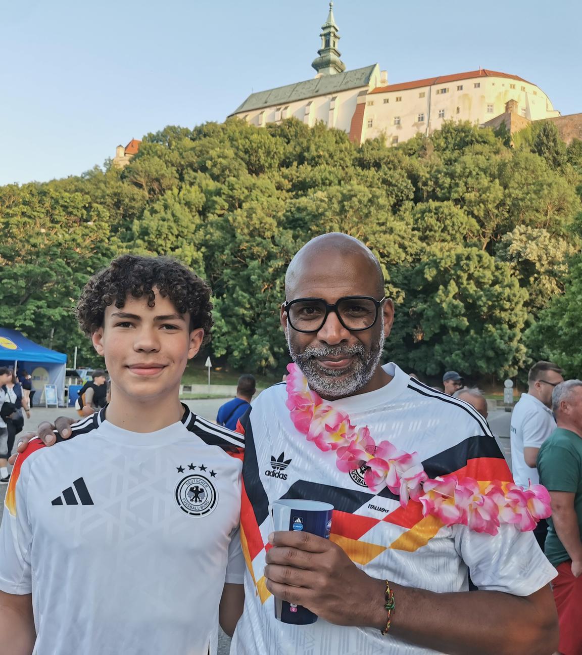 Pierre N'Goma und Sohn Matze 