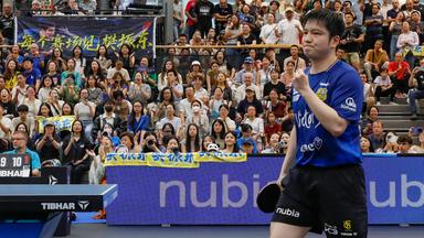 Tischtennisspieler Fan Zhendong am 01.09.2025 vom 1. FC Saarbrücken spielt gegen Romain Ruiz von TTC Schwalbe Bergneustadt.