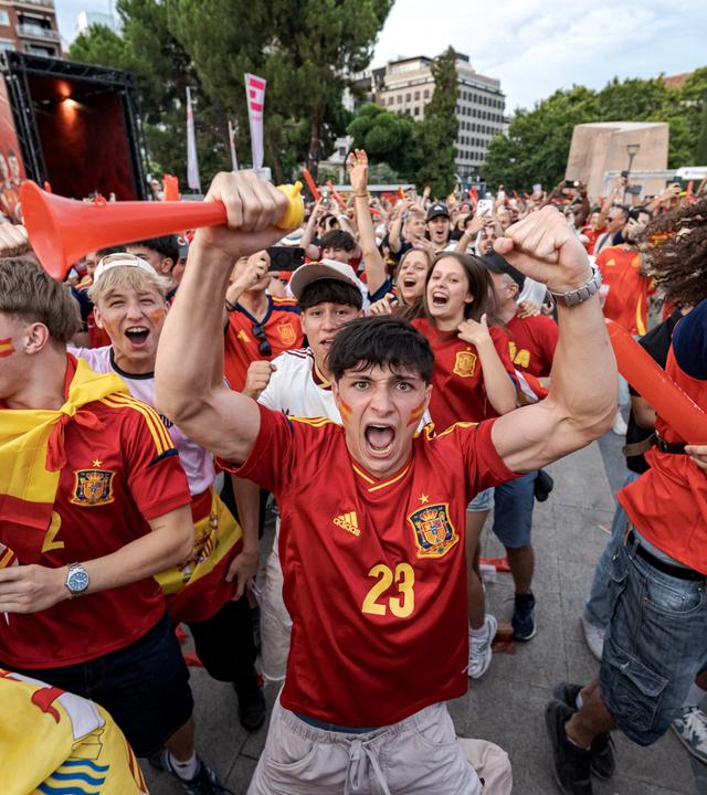 Spanische Fans in Madrid