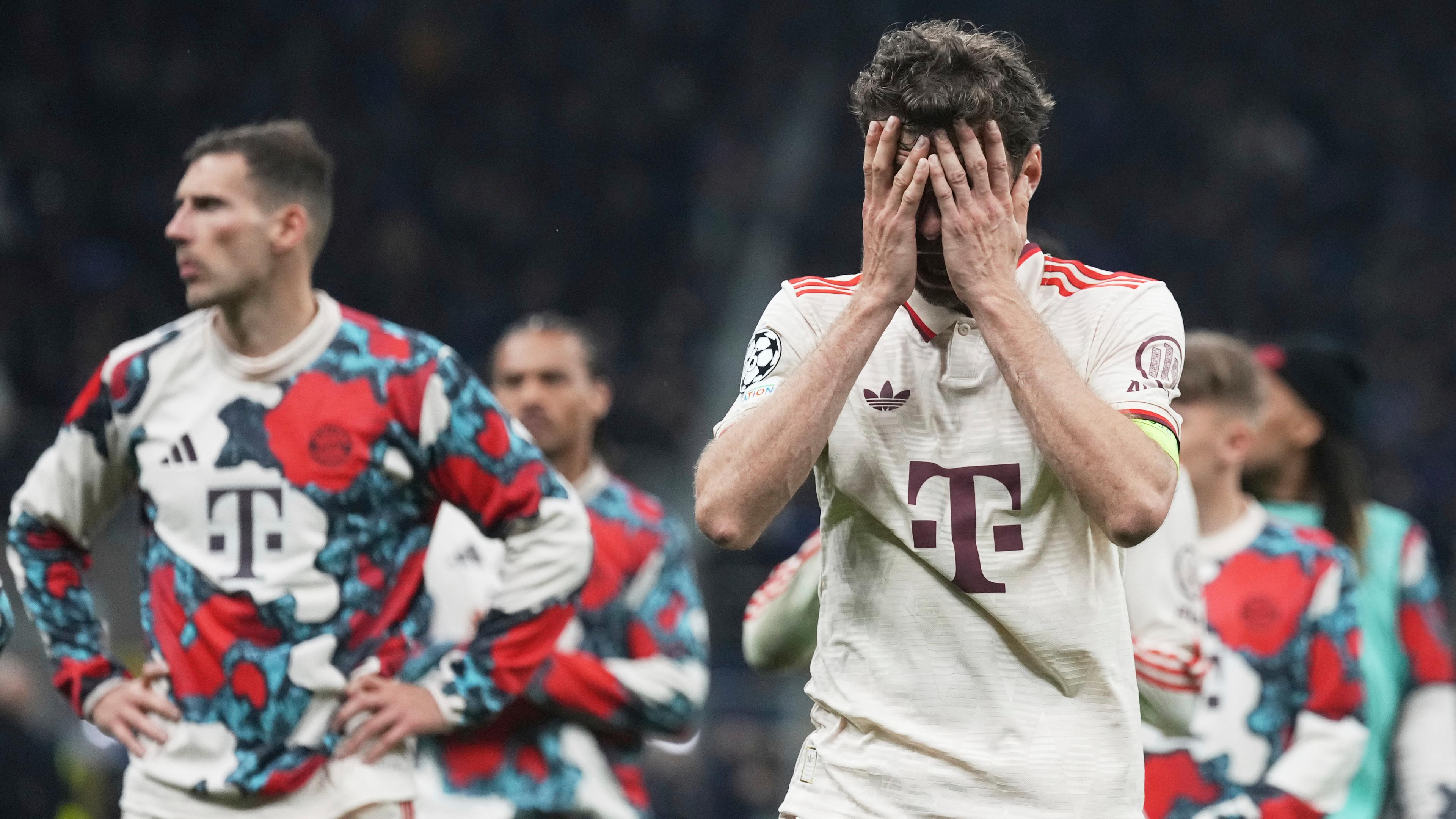 Bayern-Spieler Thomas Müller reagiert am Ende des Halbfinale des Champions-League-Spiel gegen Inter Mailand.
