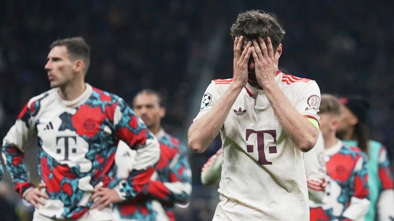 Bayern-Spieler Thomas Müller reagiert am Ende des Halbfinale des Champions-League-Spiel gegen Inter Mailand.