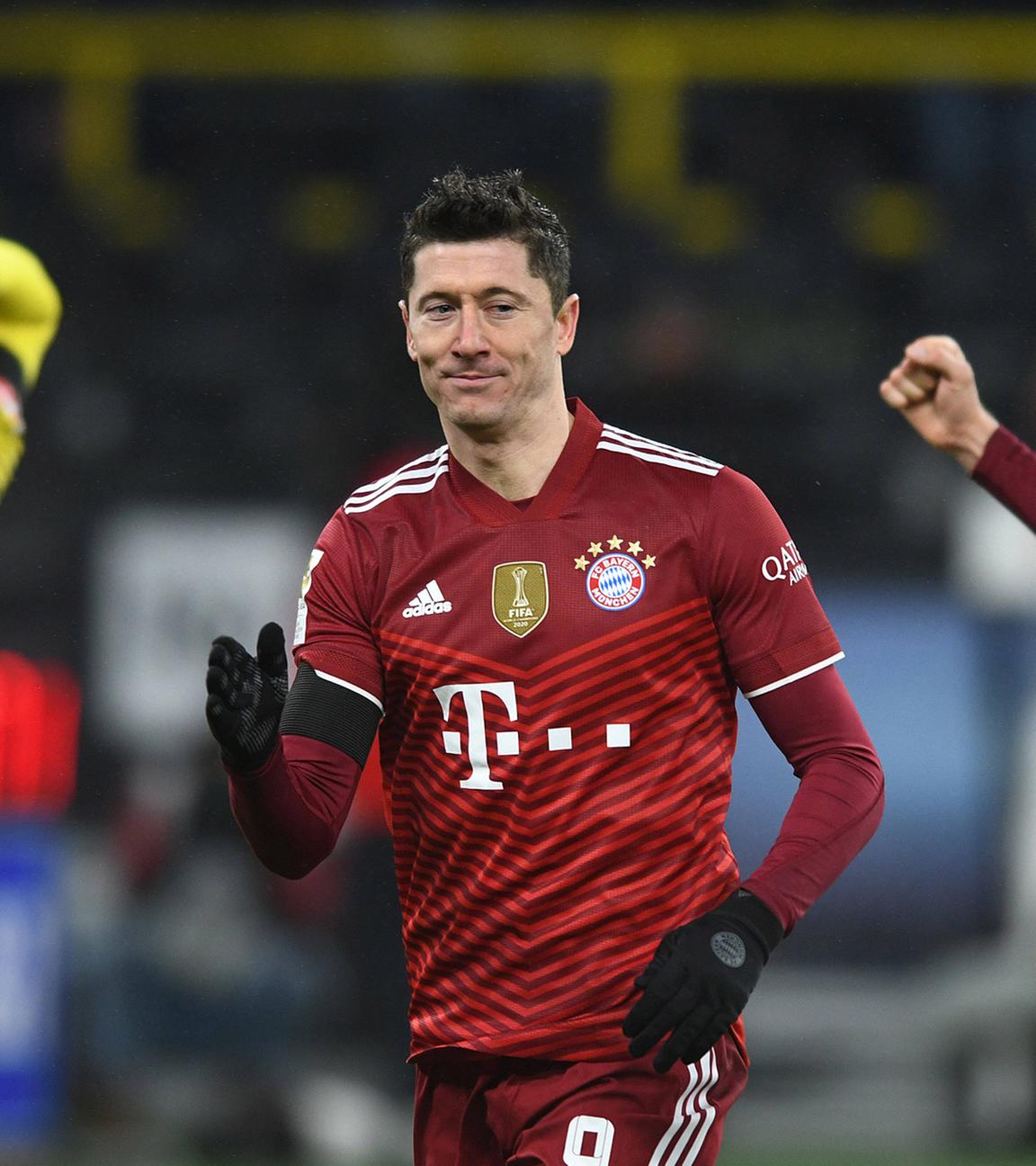 Robert Lewandowski jubelt nach dem 3:2 per Elfmeter