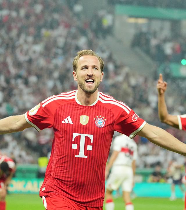 Harry Kane (Bayern München) jubelt nach seinem Tor.