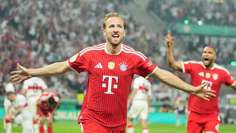 Harry Kane (Bayern München) jubelt nach seinem Tor.
