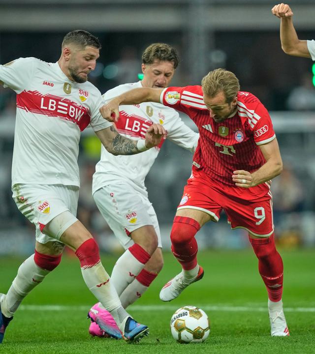 Bayerns Harry Kane (Mitte) in Aktion während des DFB-Pokals.