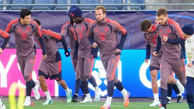 Spieler des FC Bayern beim Training in Stavanger