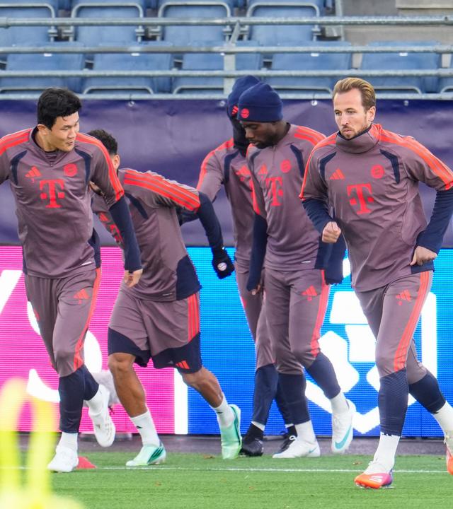 Spieler des FC Bayern beim Training in Stavanger