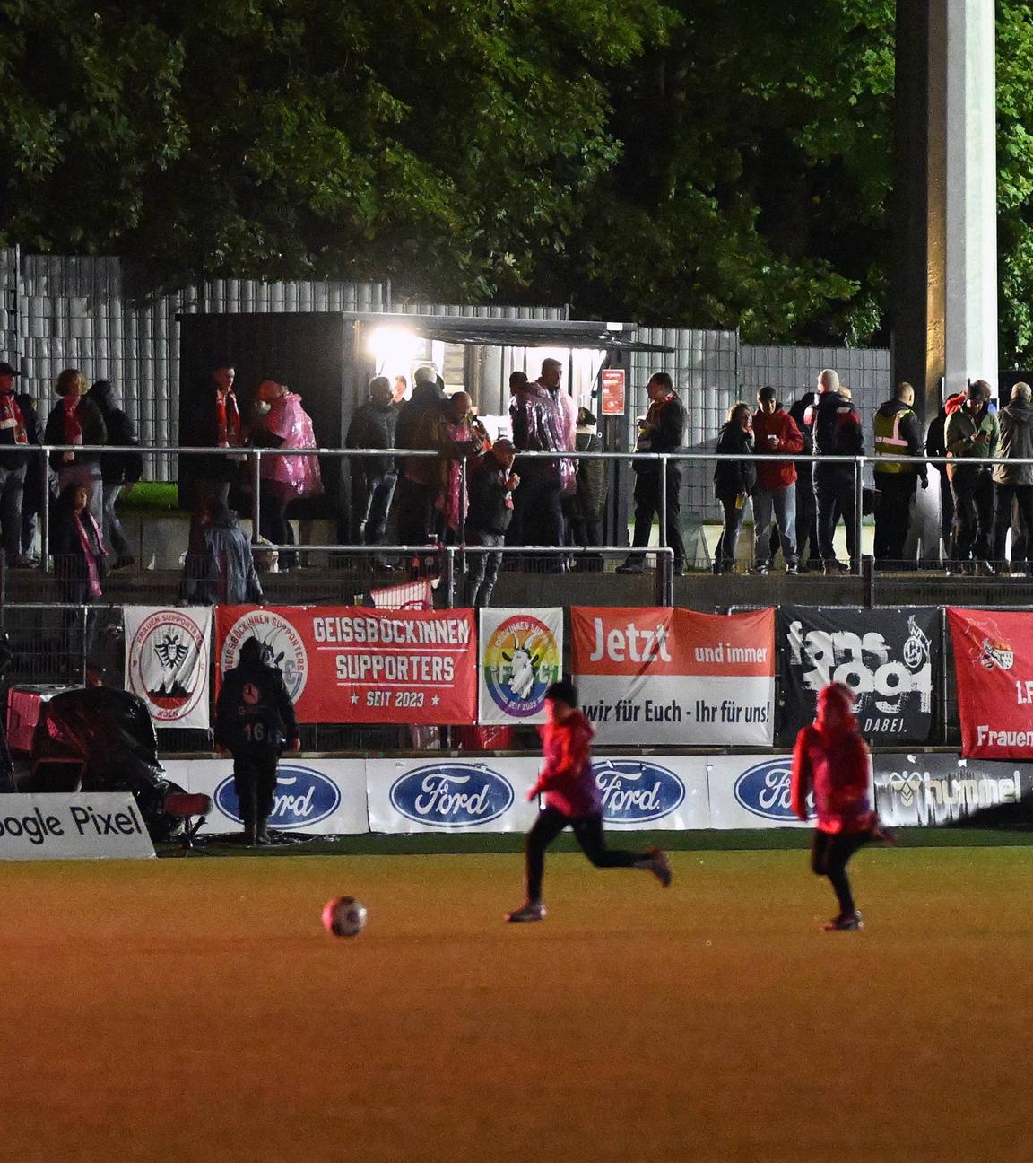 Spiel-Abbruch in Frauen-Bundesliga.