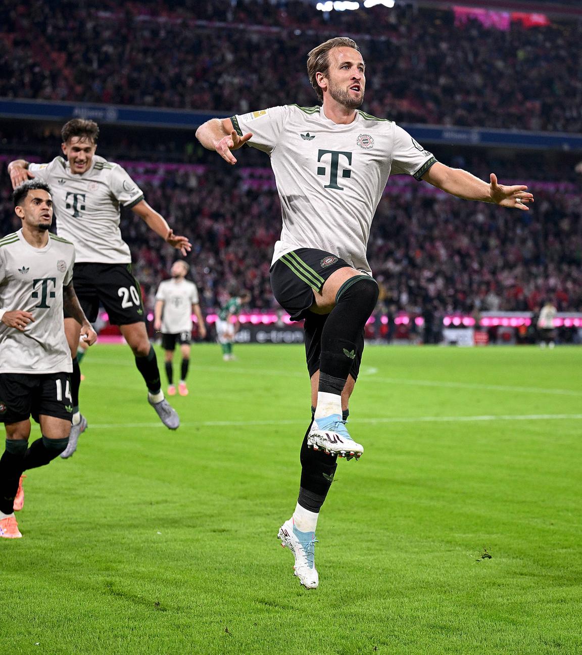 Harry Kane bejubelt seinen Treffer zum 3:0.