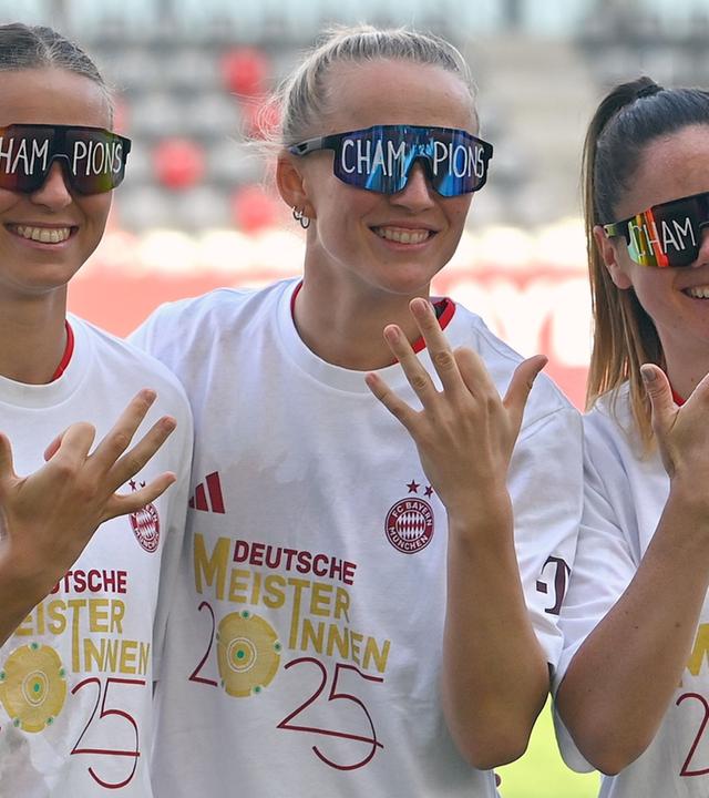 Von links: Klara Bühl, Lea Schüller und Sarah Zadrazil.
