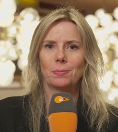 ZDF-Korrespondentin Britta Buchholz auf dem Dreikönigstreffen der FDP in Stuttgart