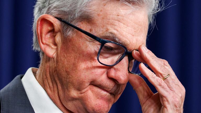 Der US-Notenbankchef Jerome Powell ist auf einer Pressekonferenz