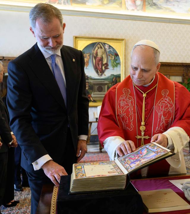 Felipe und Letizia besuchen Papst