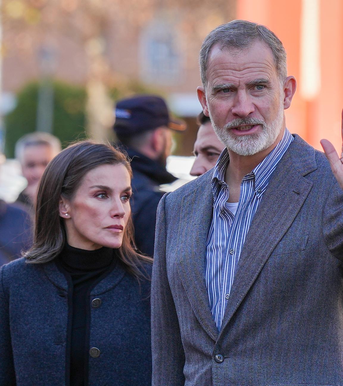 König Felipe spendet Trost nach Zugunglück