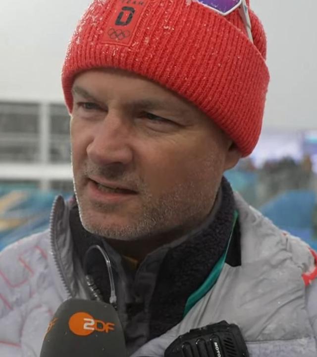 Der deutsche Biathlon-Sportdirektor Felix Bitterling im ZDF-Interview nach dem letzten Olympiarennen in Antholz.